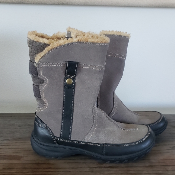 Clarks Booties - Picture 2 of 11